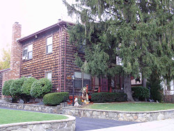 27 Floral St, Newton, MA 02461-1246