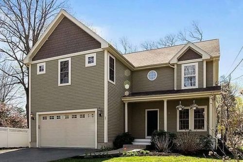 17 Marsh St, Hingham, MA 02043-1222