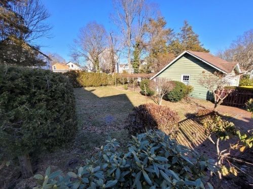 44 Bigelow St, Fall River MA 02720-5408 exterior