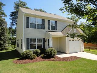 2704 Catamount Ct, Durham NC  27704-3879 exterior