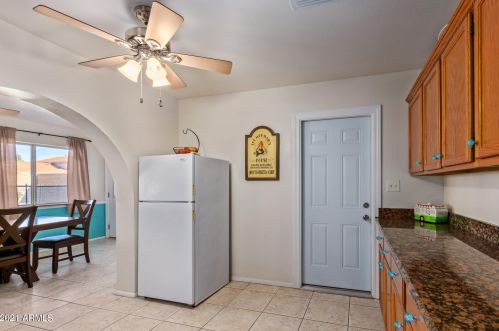 3736 Charter Oak Rd, Phoenix AZ 85032-7452 exterior