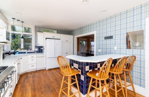 68 Elm St, Quincy MA 02169-5443 exterior