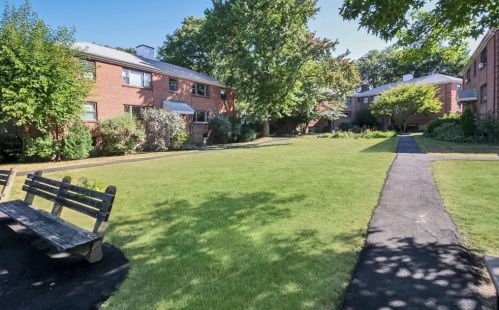 85 Norwood Ave, Newton MA  02459-2117 exterior