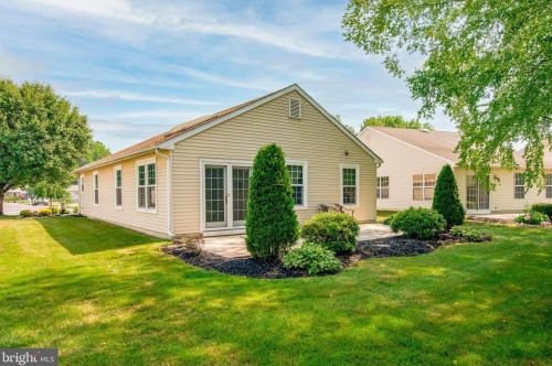 31 Blanchard Dr, West Deptford NJ 08096-6728 exterior