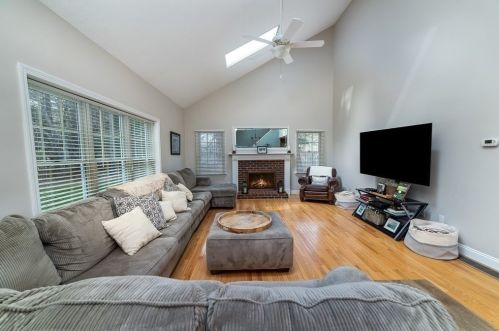 27 Stop Riv Rd, Norfolk MA 02056-1171 exterior