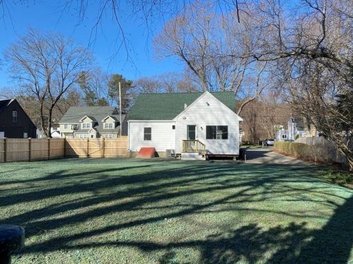 25 Eames St, North Reading MA  01864-2117 exterior