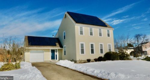 28 Sturbridge Ave, West Deptford, NJ 08096-4221