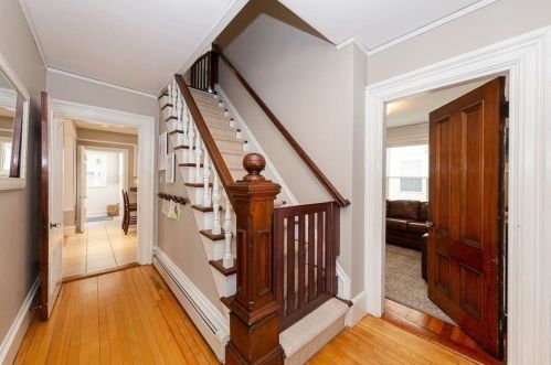 24 Walnut Pl, Newton MA 02460-1819 exterior