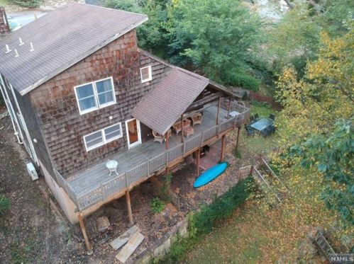 125 Upper Lakeview Ave, Skyline Lakes NJ  07456-2831 exterior