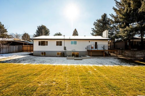 2447 Robidoux Rd, Sandy UT 84093-1129 exterior