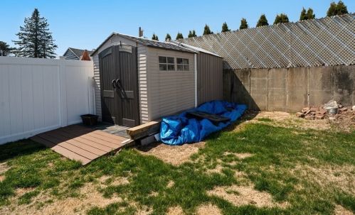 19 Mary St, New Bedford MA 02745-5523 exterior