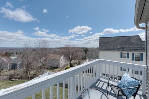 22 Fox Mdw Dr, Worcester MA 01602-2232 exterior