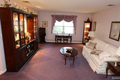 400 Grant Ave, Cresskill NJ  07626-1208 exterior