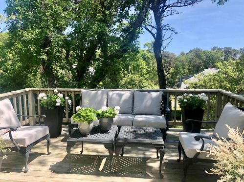 249 Ridgevale Rd, Chatham MA 02633-1074 exterior