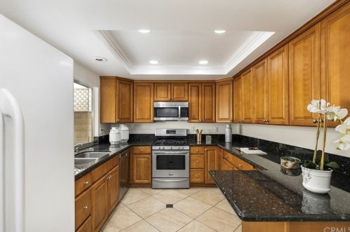 6 Palamedes, Irvine CA 92604-1930 exterior