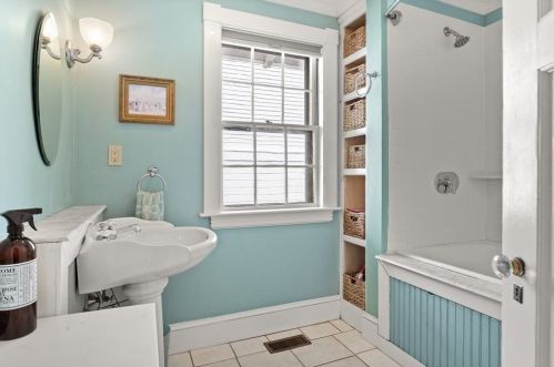 34 Summer St, Nahant MA 01908-1460 exterior