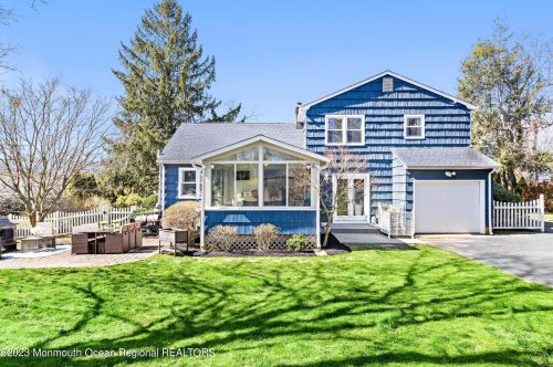 450 Branch Ave, Little Silver NJ  07739-1111 exterior