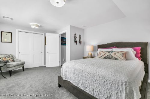 72 Rumson Rd, Little Silver NJ 07739-1332 exterior