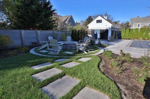 125 Seaview St, Chatham MA 02633-2330 exterior