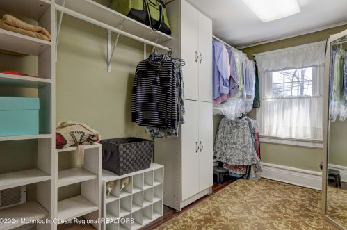 215 Silverside Ave, Little Silver NJ 07739-1713 exterior