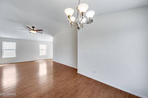 2021 Bluefield Ave, Phoenix AZ 85032-8817 exterior