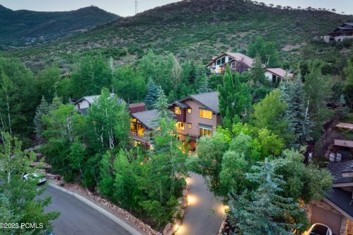 2068 Mahre Dr, Park City UT 84098-8508 exterior