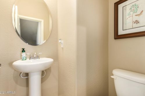 1947 77th Gln, Phoenix AZ  85035-5061 exterior