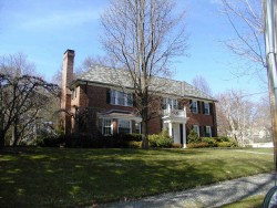 107 Dartmouth St, Newton, MA 02465-2835