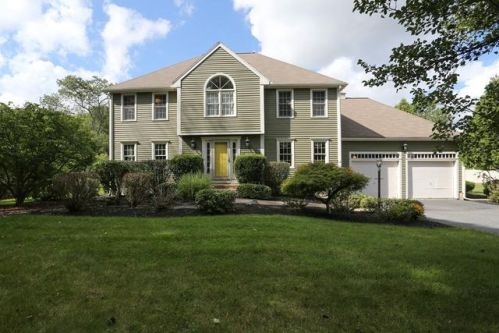 28 Ward Rd, Southborough MA  01772-1011 exterior