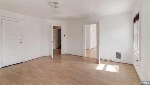 133 Grant Ave, Cresskill NJ 07626-1203 exterior