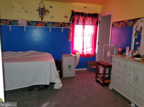 111 Ladds Ln, West Deptford NJ 08093-2319 exterior