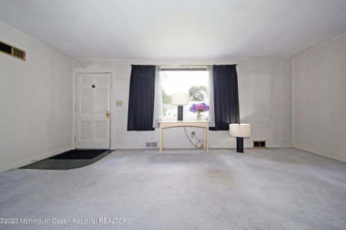 65 Little Silver Pkwy, Little Silver NJ 07739-1118 exterior