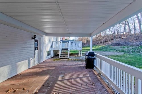 85 Chestnut Ln, Agawam MA 01001-3509 exterior