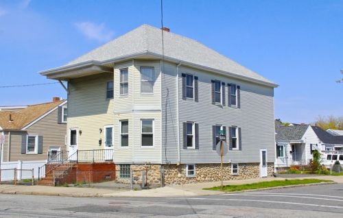 262 Church St, New Bedford MA 02745-5102 exterior