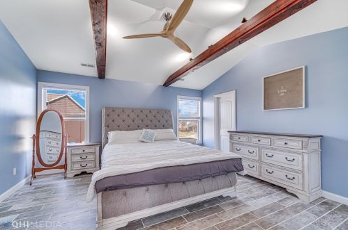 7 Shakespeare Dr, Valpo IN 46383-4129 exterior