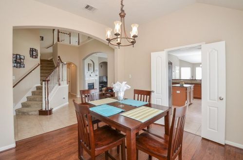 9111 Bonbrook Bnd Ln, Richmond TX 77469-4730 exterior