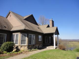 93 Bracken Hill Rd, Hardyston NJ  07419-1276 exterior