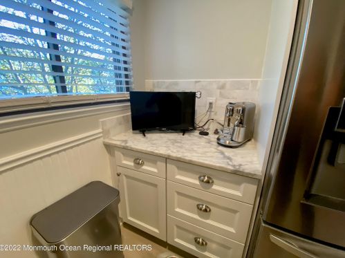 31 Ann Ct, Tinton Falls NJ  07724-3000 exterior