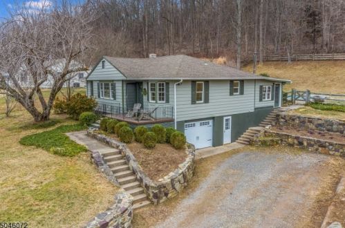 290 Church Rd, Milford NJ 08848-1813 exterior