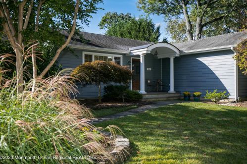 208 Winding Way, Little Silver NJ 07739-1763 exterior