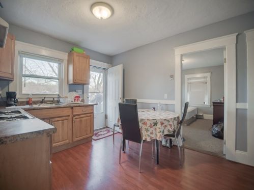 1025 Pleasant St, Weymouth MA 02189-2515 exterior