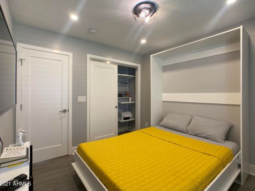 2423 Beryl Ave, Phoenix AZ 85021-2480 exterior