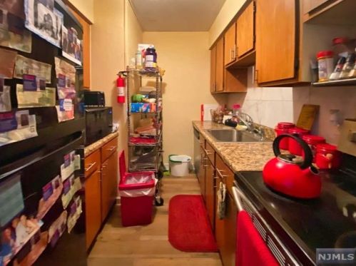 293-307 Main St, Belleville, NJ 07109-3235