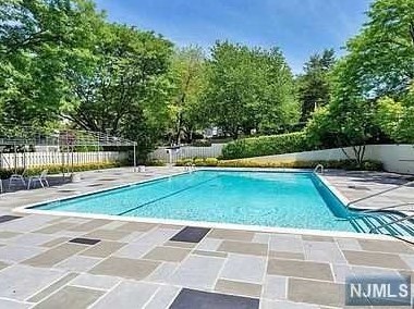 7 Fox Run Dr, Englewood NJ  07631-5052 exterior