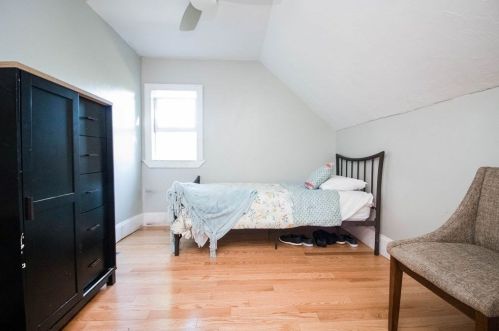 33 St, West Bridgewater MA 02379-1030 exterior