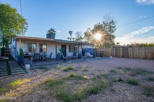 1406 Clarendon Ave, Phoenix AZ 85018-5524 exterior