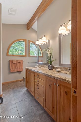 5063 Mdw Dr, Park City UT 84060-6813 exterior