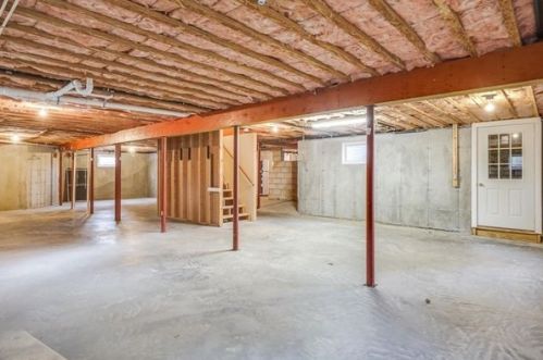 3 Bassett Wood Rd, Harwich MA 02645-2470 exterior