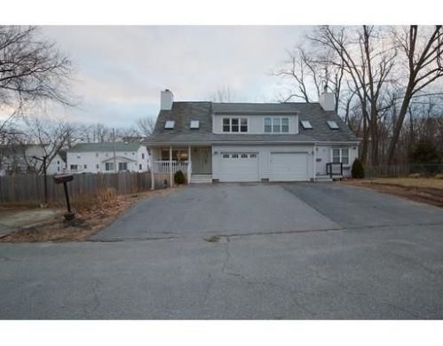 8 Guilford St, Worcester MA  01606-1095 exterior