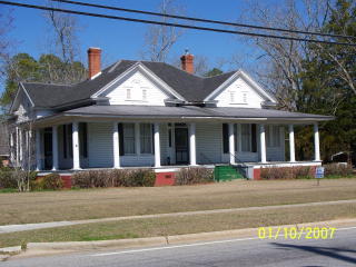 401 4th St, Adel GA  31620-2735 exterior